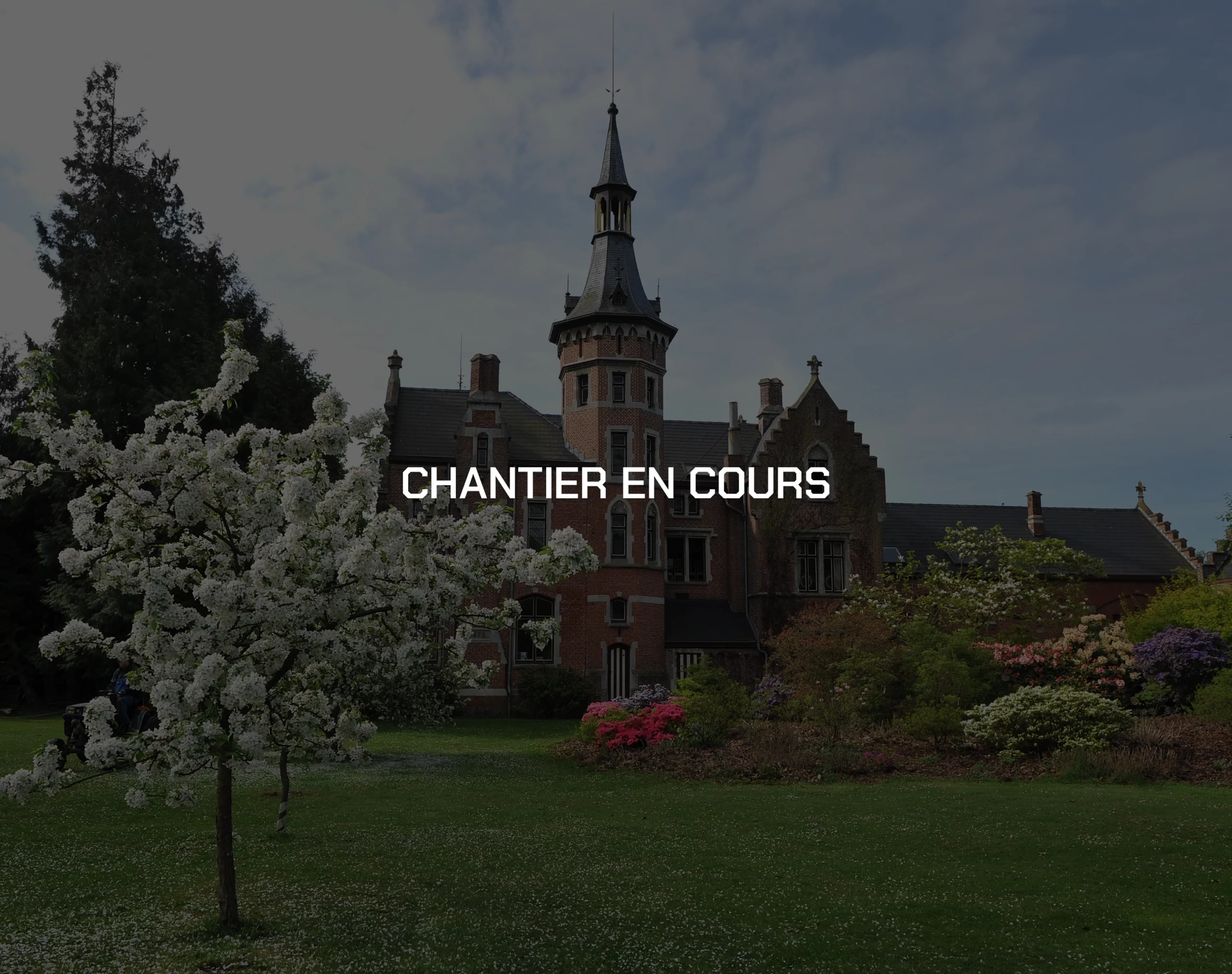 Façade du Château de Beervelde, chantier de mise en conformité électrique