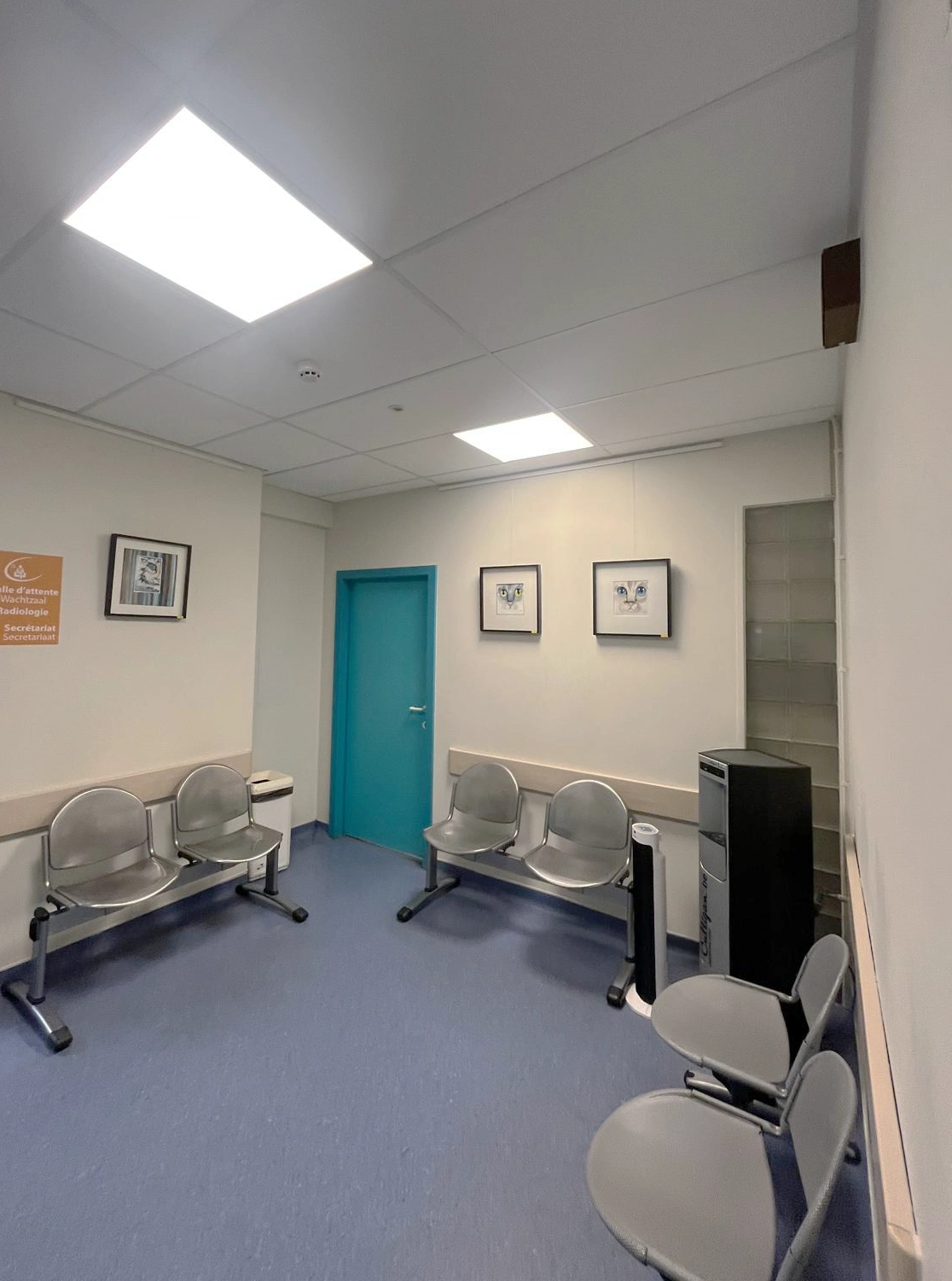 Éclairage LED salle d'attente radiologie, Clinique de la Basilique CHIREC